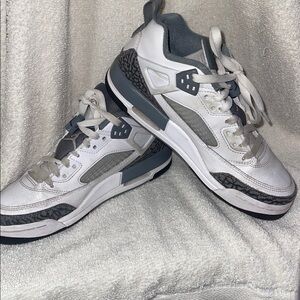•~Jordan Spizike Low~•